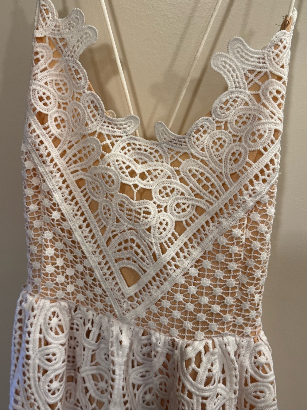 Chic Wish fully lined white crochet dress // M - Picture 2 of 4